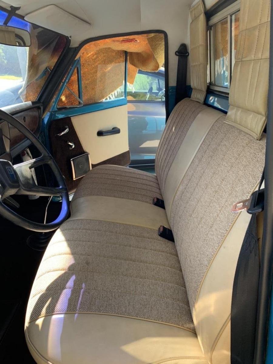 Интерьер Mazda B1500 1974 года  (фото 50 из 111)